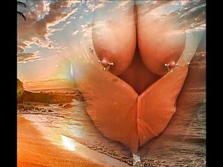 蒸汽的美女发现这家伙的大公鸡非常好吃